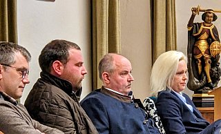Die CDU-Fraktion mit dem Vorsitzenden Dirk Simon will ein Schulgebäude in Massivbauweise. - burkhard battran Die CDU-Fraktion mit dem Vorsitzenden Dirk Simon will ein Schulgebäude in Massivbauweise. - burkhard battran