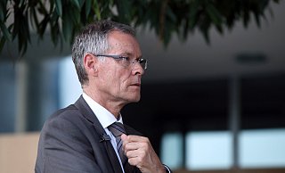 Sven Georg Adenauer ist seit 1999 Landrat im Kreis Gütersloh. Er will noch eine Amtszeit dranhängen. - Patrick Menzel Sven Georg Adenauer ist seit 1999 Landrat im Kreis Gütersloh. Er will noch eine Amtszeit dranhängen. - Patrick Menzel