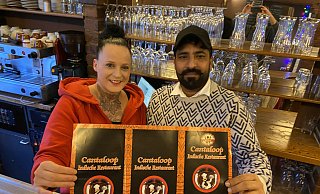 Die neuen Pächter im Restaurant "Cantaloop" in Borgholzhausen: Mangat Kulwinder Singh und Natalie Schneidmiller. - Matthias Foede Die neuen Pächter im Restaurant "Cantaloop" in Borgholzhausen: Mangat Kulwinder Singh und Natalie Schneidmiller. - Matthias Foede