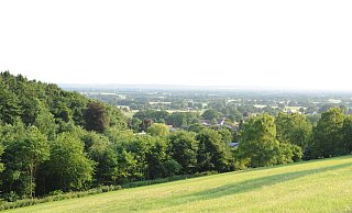 Der Stemweder Berg ist ein Mittelgebirge mit altem Buchenwald. Er gilt als kleinstes und nördlichstes deutsche Mittelgebirge. - Joern Spreen-Ledebur Der Stemweder Berg ist ein Mittelgebirge mit altem Buchenwald. Er gilt als kleinstes und nördlichstes deutsche Mittelgebirge. - Joern Spreen-Ledebur