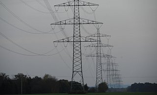 Zwischen Paderborn und Twistetal plant der Energieversorger Avacon eine neue Freileitung - sie soll eine alte ersetzen. (Symbolbild) - Joern Spreen-Ledebur Zwischen Paderborn und Twistetal plant der Energieversorger Avacon eine neue Freileitung - sie soll eine alte ersetzen. (Symbolbild) - Joern Spreen-Ledebur