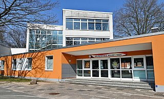 Die Grundschule Hillegossen ist eine von 18 Schulen in Bielefeld, die zum kommenden Schuljahr Kinder ablehnen muss. - BARBARA FRANKE Die Grundschule Hillegossen ist eine von 18 Schulen in Bielefeld, die zum kommenden Schuljahr Kinder ablehnen muss. - BARBARA FRANKE