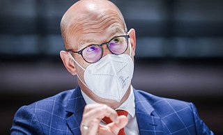 Krisenstabsleiter Ingo Nürnberger erläutert, wie die aktuelle Corona-Lage in Bielefeld aussieht und was das bedeutet. - Sarah Jonek Krisenstabsleiter Ingo Nürnberger erläutert, wie die aktuelle Corona-Lage in Bielefeld aussieht und was das bedeutet. - Sarah Jonek