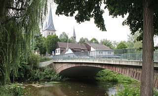 Das Flüsschen Aa war namensgebend und bestimmend für die Geschichte des 600-Einwohner-Dorfes Riesel. - Manuela Puls Das Flüsschen Aa war namensgebend und bestimmend für die Geschichte des 600-Einwohner-Dorfes Riesel. - Manuela Puls