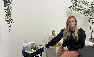 Olja Jones bietet seit Mitte Januar Head-Spa-Massagen in Hövelhof an. - Jule Prietzel Olja Jones bietet seit Mitte Januar Head-Spa-Massagen in Hövelhof an. - Jule Prietzel