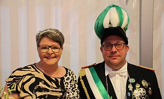 Karsten und Katrin Steffensmeier sind das neue Königspaar in Verne. - Schützen Verne Karsten und Katrin Steffensmeier sind das neue Königspaar in Verne. - Schützen Verne