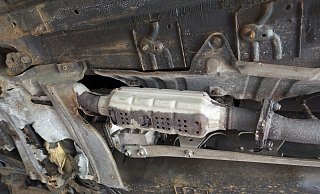 Symbolbild: Unbekannte haben den Katalysator aus einem Auto geflext. - Pixabay Symbolbild: Unbekannte haben den Katalysator aus einem Auto geflext. - Pixabay