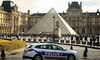 Die Ermittler melden nach dem Raubüberfall auf den Louvre einen Fahndungserfolg. - Thomas Padilla/AP/dpa
