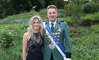 Sie regieren die Borgentreicher Schützen: Stefan Kremper und Lea Koch. - Schützen Borgentreich Sie regieren die Borgentreicher Schützen: Stefan Kremper und Lea Koch. - Schützen Borgentreich