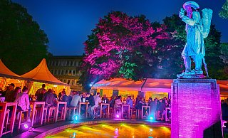Traditionsveranstaltung seit Jahrzehnten und größtes Volksfest der Region: der Leineweber-Markt zieht alljährlich Hunderttausende in die Bielefelder Innenstadt. - Sarah Jonek Traditionsveranstaltung seit Jahrzehnten und größtes Volksfest der Region: der Leineweber-Markt zieht alljährlich Hunderttausende in die Bielefelder Innenstadt. - Sarah Jonek