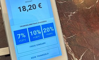 Zum Ende des Jahres wird bei vielen Leuten das Geld knapp, spendabel sind die Bielefelder beim Trinkgeld trotzdem. - dpa Zum Ende des Jahres wird bei vielen Leuten das Geld knapp, spendabel sind die Bielefelder beim Trinkgeld trotzdem. - dpa