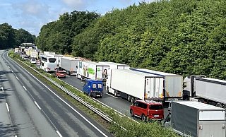 Nach mehreren Unfällen staut es sich auf der A2 in Richtung Dortmund. - Thomas Lieske Nach mehreren Unfällen staut es sich auf der A2 in Richtung Dortmund. - Thomas Lieske
