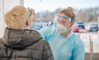Die Mühlenkreiskliniken bieten jetzt auch einen kostenlosen, mobilen Schnelltestservice für Gruppen an. - Sven-Olaf Stange / Mühlenkreiskliniken Die Mühlenkreiskliniken bieten jetzt auch einen kostenlosen, mobilen Schnelltestservice für Gruppen an. - Sven-Olaf Stange / Mühlenkreiskliniken