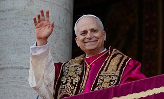 Der neue Papst Leo XIV. gilt als sehr interessiert am Sport. (Foto: Archiv) - Domenico Stinellis/AP/dpa Der neue Papst Leo XIV. gilt als sehr interessiert am Sport. (Foto: Archiv) - Domenico Stinellis/AP/dpa