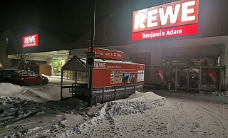 Der Rewe-Markt in Werther schloss am Montagabend bereits um 18 Uhr. - Johnny Dähne Der Rewe-Markt in Werther schloss am Montagabend bereits um 18 Uhr. - Johnny Dähne