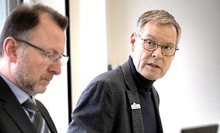 Blickten auf die Straftaten im vergangenen Jahr: (v.l.) Kriminaldirektor Björn Brocks und Landrat Sven-Georg Adenauer. - Andreas Frücht Blickten auf die Straftaten im vergangenen Jahr: (v.l.) Kriminaldirektor Björn Brocks und Landrat Sven-Georg Adenauer. - Andreas Frücht