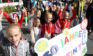 Karnevalisten, Schützen, Sportler, Musiker: Die Vereine aus den Ortschaften Nörde und Ossendorf betonen ihre Gemeinsamkeiten. - Dieter Scholz Karnevalisten, Schützen, Sportler, Musiker: Die Vereine aus den Ortschaften Nörde und Ossendorf betonen ihre Gemeinsamkeiten. - Dieter Scholz