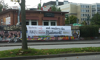 Mit diesem Banner versucht eine Bürgerinitiative gegen das Paulihaus zu mobilisieren. - Jonas Damme Mit diesem Banner versucht eine Bürgerinitiative gegen das Paulihaus zu mobilisieren. - Jonas Damme