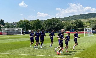 Nick Woltemade (4.v.r.) fühlt sich nach einer Pause wieder fit. - Christian Kunz/dpa Nick Woltemade (4.v.r.) fühlt sich nach einer Pause wieder fit. - Christian Kunz/dpa