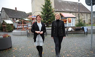 Die Landtagsabgeordneten Bianca Winkelmann (CDU, l.) und Daniela Beihl (FDP) setzen darauf, Impfskeptiker mit Gesprächen zu überzeugen. Nicht alle Skeptiker seien Aluhüte. - Joern Spreen-Ledebur Die Landtagsabgeordneten Bianca Winkelmann (CDU, l.) und Daniela Beihl (FDP) setzen darauf, Impfskeptiker mit Gesprächen zu überzeugen. Nicht alle Skeptiker seien Aluhüte. - Joern Spreen-Ledebur