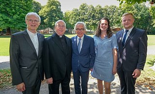 Uwe Wischkony, Direktor der Landvolkshochschule Hardhausen (v. l.) begrüßte neben Erzbischof Hans-Josef Becker NRW-Miniser Stephan Holthoff-Pförtner sowie Paula Steinhagen und Marius Rogge. - Andreas Zobe Uwe Wischkony, Direktor der Landvolkshochschule Hardhausen (v. l.) begrüßte neben Erzbischof Hans-Josef Becker NRW-Miniser Stephan Holthoff-Pförtner sowie Paula Steinhagen und Marius Rogge. - Andreas Zobe