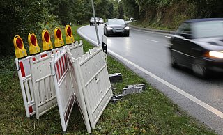 Ab Montag ist die Bundesstraße 64 von der Ortsausfahrt Höxter Richtung Godelheim wegen Baumfällarbeiten gesperrt. - Simone Flörke Ab Montag ist die Bundesstraße 64 von der Ortsausfahrt Höxter Richtung Godelheim wegen Baumfällarbeiten gesperrt. - Simone Flörke