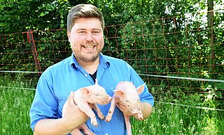 Andreas Maaß züchtet Schweine. - Ekkehard Hufendiek Andreas Maaß züchtet Schweine. - Ekkehard Hufendiek