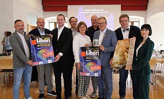Vorfreude auf die Liboriwoche: Marc Petter (v. l.), David Lüdtke, Sascha Pöppe, Jens Reinhardt, Brunhilde Konersmann, Uwe Seibel, Michael Dreier, Thomas Throenle und Isabella Maria Struck. - Viktoria Bartsch Vorfreude auf die Liboriwoche: Marc Petter (v. l.), David Lüdtke, Sascha Pöppe, Jens Reinhardt, Brunhilde Konersmann, Uwe Seibel, Michael Dreier, Thomas Throenle und Isabella Maria Struck. - Viktoria Bartsch