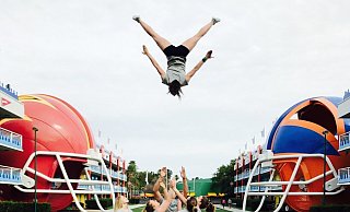 Hoch hinaus in Orlando: Die Cat-ix-Formation mit Sarah Möller, Marleen Lohnmann, Ilka Mayr, Marcus Wippermann, Nina Henrichs und »Fliegerin« Anna Kästel gewann bei der offenen WM vor zwei Jahren Bronze. - Cat-ix Hoch hinaus in Orlando: Die Cat-ix-Formation mit Sarah Möller, Marleen Lohnmann, Ilka Mayr, Marcus Wippermann, Nina Henrichs und »Fliegerin« Anna Kästel gewann bei der offenen WM vor zwei Jahren Bronze. - Cat-ix