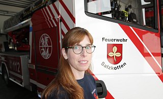 Sabrina Keuper ist mit zwölf Jahren in die Jugendfeuerwehr eingetreten. Die heute 35-jährige Salzkottenerin ist Brandoberinspektorin und Leiterin der Jugendfeuerwehr. - Uwe Müller Sabrina Keuper ist mit zwölf Jahren in die Jugendfeuerwehr eingetreten. Die heute 35-jährige Salzkottenerin ist Brandoberinspektorin und Leiterin der Jugendfeuerwehr. - Uwe Müller