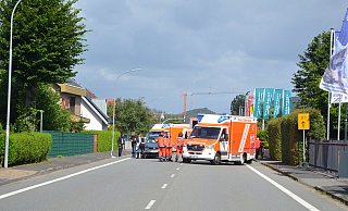 Die schwangere Fahrerin wurde ebenso wie ihr unter Schock stehender Beifahrer ins Klinikum Bethel gebracht. - Andreas Großpietsch Die schwangere Fahrerin wurde ebenso wie ihr unter Schock stehender Beifahrer ins Klinikum Bethel gebracht. - Andreas Großpietsch