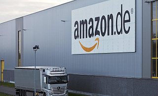 Im Industriepark Lippe an der Kreisgrenze zu Höxter soll ein Logistikzentrum von Amazon gebaut werden. - picture alliance / imageBROKER Im Industriepark Lippe an der Kreisgrenze zu Höxter soll ein Logistikzentrum von Amazon gebaut werden. - picture alliance / imageBROKER
