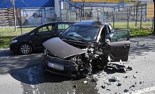 Der Kia wurde bei der Kollision erheblich beschädigt. - Andreas Eickhoff Der Kia wurde bei der Kollision erheblich beschädigt. - Andreas Eickhoff