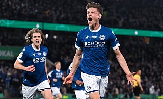 Arminias Profis jubeln im DFB-Pokal: Ein emotionaler Moment der triumphalen Saison 2024/25. - Teresa Kroeger Arminias Profis jubeln im DFB-Pokal: Ein emotionaler Moment der triumphalen Saison 2024/25. - Teresa Kroeger