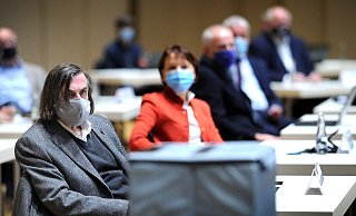 Sind zwei Stellvertreter einer zu wenig? - Andreas Frücht Sind zwei Stellvertreter einer zu wenig? - Andreas Frücht
