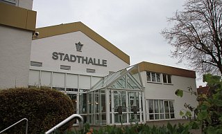 Die Stadthalle in Brakel ist zentral im Kreis Höxter gelegen, verfügt über die entsprechend gute Verkehrsanbindung und hat ausreichend Parkplätze. - David Schellenberg Die Stadthalle in Brakel ist zentral im Kreis Höxter gelegen, verfügt über die entsprechend gute Verkehrsanbindung und hat ausreichend Parkplätze. - David Schellenberg