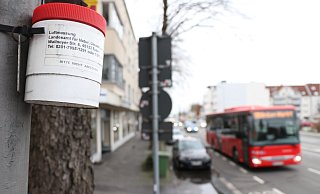 An der Messstelle in der Paderborner Bahnhofstraße wurde der Stickstoffdioxid-Grenzwert erstmals eingehalten. Das könnte auch an der "besonders sauberen" Busflotte liegen. - Holger Kosbab An der Messstelle in der Paderborner Bahnhofstraße wurde der Stickstoffdioxid-Grenzwert erstmals eingehalten. Das könnte auch an der "besonders sauberen" Busflotte liegen. - Holger Kosbab