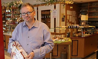 Noch einmal gibt es zu Weihnachten Christstollen, dann ist Schluss: Thomas Kettler geht in den Vor-Ruhestand und möchte sich zukünftig ganz seiner Familie widmen. - Claus Frickemeier Noch einmal gibt es zu Weihnachten Christstollen, dann ist Schluss: Thomas Kettler geht in den Vor-Ruhestand und möchte sich zukünftig ganz seiner Familie widmen. - Claus Frickemeier