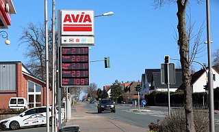 Die Kraftstoffpreise, wie hier an der Avia Tankstelle, gehen derzeit steil nach oben. - Frank-Michael Kiel-Steinkamp Die Kraftstoffpreise, wie hier an der Avia Tankstelle, gehen derzeit steil nach oben. - Frank-Michael Kiel-Steinkamp