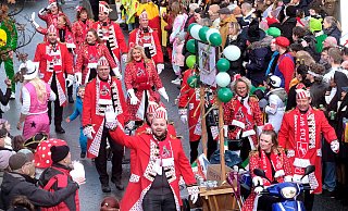 Ist Rosenmontag ein Feiertag in OWL oder nicht? Hier in Rietberg feiern Zehntausende Karneval-Fans, Urlaub müssen sich die meisten trotzdem nehmen. - Andreas Frücht Ist Rosenmontag ein Feiertag in OWL oder nicht? Hier in Rietberg feiern Zehntausende Karneval-Fans, Urlaub müssen sich die meisten trotzdem nehmen. - Andreas Frücht