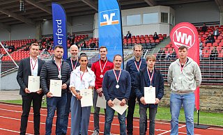 v.l. Nick Mai, Marcel Hellberg, Peter Sjoerds, Merve Gülec, Henrik Wallberg, Jamie Hodgson, Hendrik Scholle, Luca Harmening, Jean-Pierre Löwe - Yvonne Gottschlich v.l. Nick Mai, Marcel Hellberg, Peter Sjoerds, Merve Gülec, Henrik Wallberg, Jamie Hodgson, Hendrik Scholle, Luca Harmening, Jean-Pierre Löwe - Yvonne Gottschlich