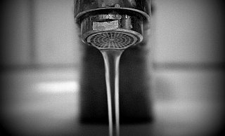 Im Westen der Stadt könnten so manche Anwohner beim Aufdrehen der Wasserhähne am Wochenende staunen. - Symbolbild: Pixabay Im Westen der Stadt könnten so manche Anwohner beim Aufdrehen der Wasserhähne am Wochenende staunen. - Symbolbild: Pixabay