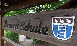 Die Bernart-Förderschule ist seit Sommer 2019 geschlossen. Teile aus dem Inventar sind im Januar 2022 bei Ebay-Kleinanzeigen aufgetaucht. Dafür musste sich der ehemalige Hausmeister verantworten. - Jörg Stuke Die Bernart-Förderschule ist seit Sommer 2019 geschlossen. Teile aus dem Inventar sind im Januar 2022 bei Ebay-Kleinanzeigen aufgetaucht. Dafür musste sich der ehemalige Hausmeister verantworten. - Jörg Stuke