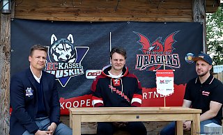 Stellten die Kooperation vort: Manuel Klinge (v. l., Sportdirektor Kassel Huskies), Sven-Olaf Mayer (Pressesprecher Herforder EV) und Sven Johannhardt (Sportlicher Leiter Herforder EV). - eyerdragon pic art Stellten die Kooperation vort: Manuel Klinge (v. l., Sportdirektor Kassel Huskies), Sven-Olaf Mayer (Pressesprecher Herforder EV) und Sven Johannhardt (Sportlicher Leiter Herforder EV). - eyerdragon pic art