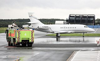 Bei dieser Dassault Falcon 2000 EX kam es zu einer Sicherheitslandung in Büren-Ahden nach einem Triebwerksausfall. Die Flughafen-Feuerwehr musste aber nicht eingreifen. - Moritz Klöckner Bei dieser Dassault Falcon 2000 EX kam es zu einer Sicherheitslandung in Büren-Ahden nach einem Triebwerksausfall. Die Flughafen-Feuerwehr musste aber nicht eingreifen. - Moritz Klöckner
