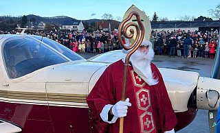 Auch der heilige Nikolaus zeigte sich schon in der Senne. - Flugplatz Bielefeld Auch der heilige Nikolaus zeigte sich schon in der Senne. - Flugplatz Bielefeld