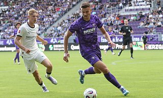 SCP-Leihgabe Tristan Zobel (r.), hier im Testspiel gegen Borussia Mönchengladbach, feierte am Sonntag sein Drittligadebüt für Erzgebirge Aue. - picture alliance SCP-Leihgabe Tristan Zobel (r.), hier im Testspiel gegen Borussia Mönchengladbach, feierte am Sonntag sein Drittligadebüt für Erzgebirge Aue. - picture alliance