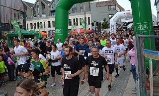 Beim siebten Firmenlauf gingen 570 Starter auf die Strecke. - Nicole Fischer Beim siebten Firmenlauf gingen 570 Starter auf die Strecke. - Nicole Fischer