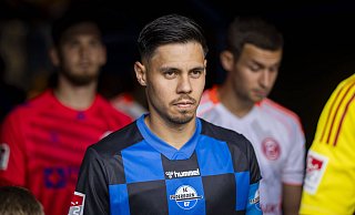 Paderborns Raphael Obermair spricht erstmals öffentlich über den geplatzten Wechsel zum 1. FC Köln. - IMAGO/Moritz Müller Paderborns Raphael Obermair spricht erstmals öffentlich über den geplatzten Wechsel zum 1. FC Köln. - IMAGO/Moritz Müller