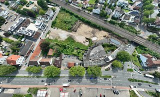 Bislang baut auf dem Fuhrken-Gelände bloß die Deutsche Bahn. Die Edeka Minden-Hannover plant hier den Neubau eines Lebensmittelmarktes. Der Betreiber dafür steht schon fest. - Thorsten Ulonska Bislang baut auf dem Fuhrken-Gelände bloß die Deutsche Bahn. Die Edeka Minden-Hannover plant hier den Neubau eines Lebensmittelmarktes. Der Betreiber dafür steht schon fest. - Thorsten Ulonska